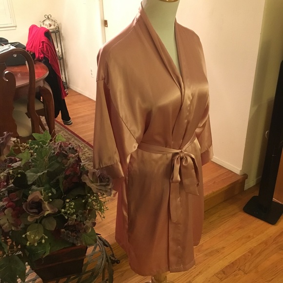 •NWOT• Victoria's Secret Pastel Pink Satin Robe - Picture 3 of 12